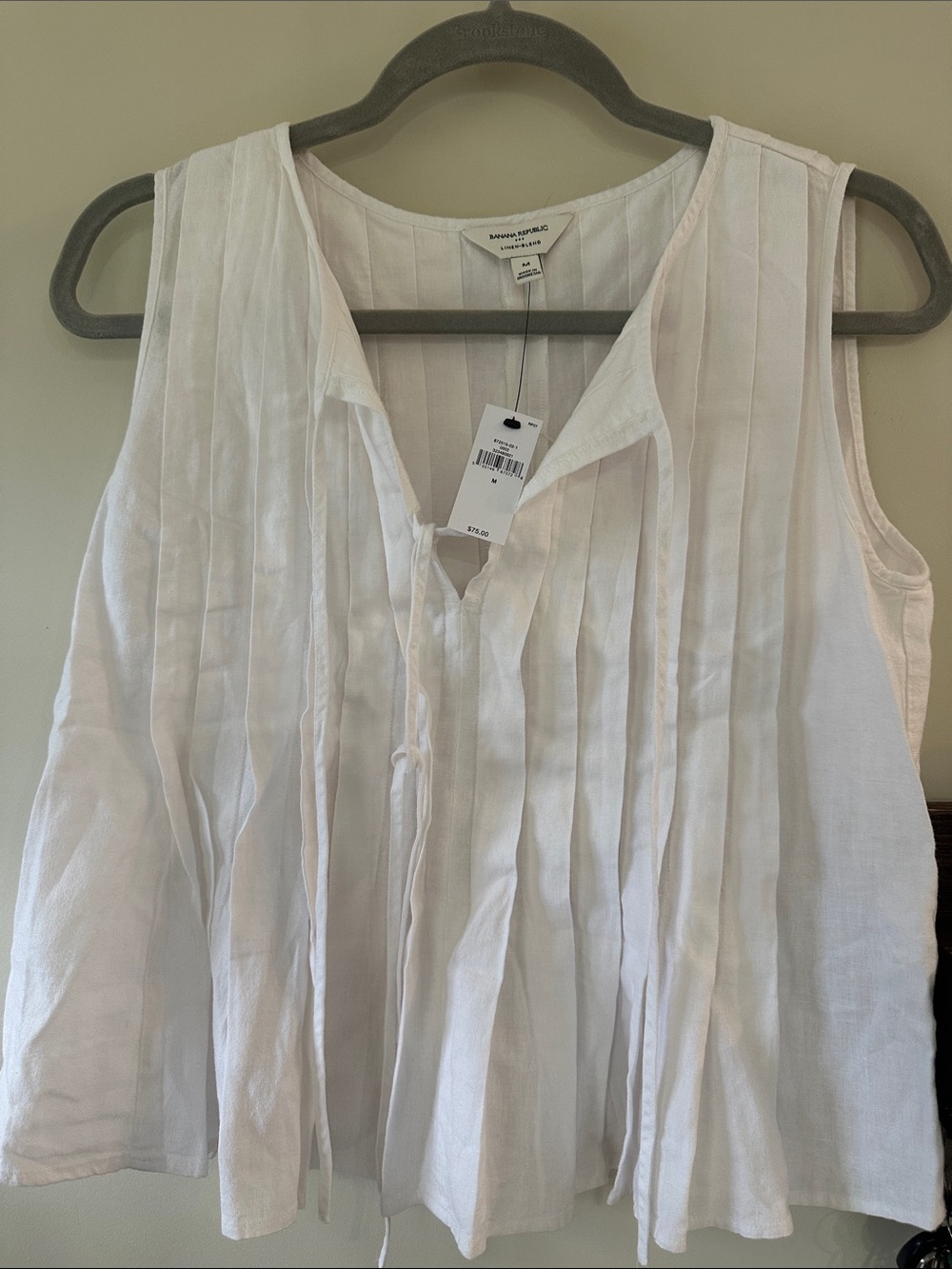 Banana Republic White Sleeveless Pleated Tie-Front Camisole